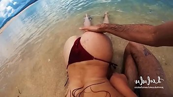 Awesome blowjob and fuck on the island's beach