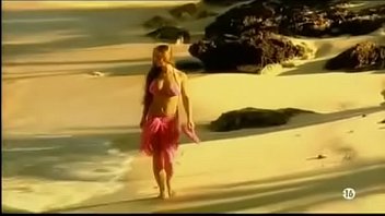 Rita Faltoyano in Les tropiques de l'amour (2003)
