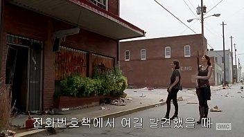 AMWF Lauren Cohan Irish American Girl Interracial Joke Conversation With South Korean Guy in Town