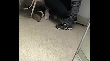 Afghan girl sucks dick in fitting room