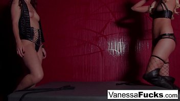 Vanessa Cage plays with her hot body