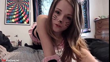 Sexy pussy cat play with her shaved pussy | RedWebCams.net